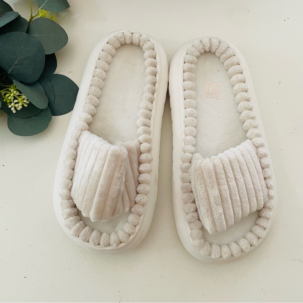 Plush Ribbed Slippers - Picture 2 of 8